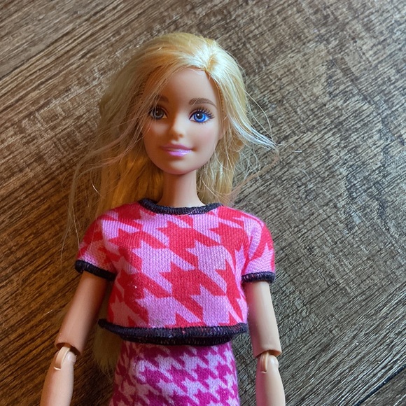 EUC Barbie Fashoinista 169 made to move - Picture 2 of 3